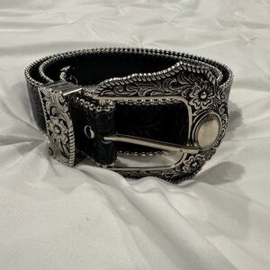 Western-Style Leather Cowgirl Belt
